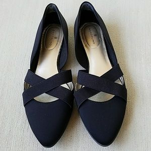 Bandolino black flats